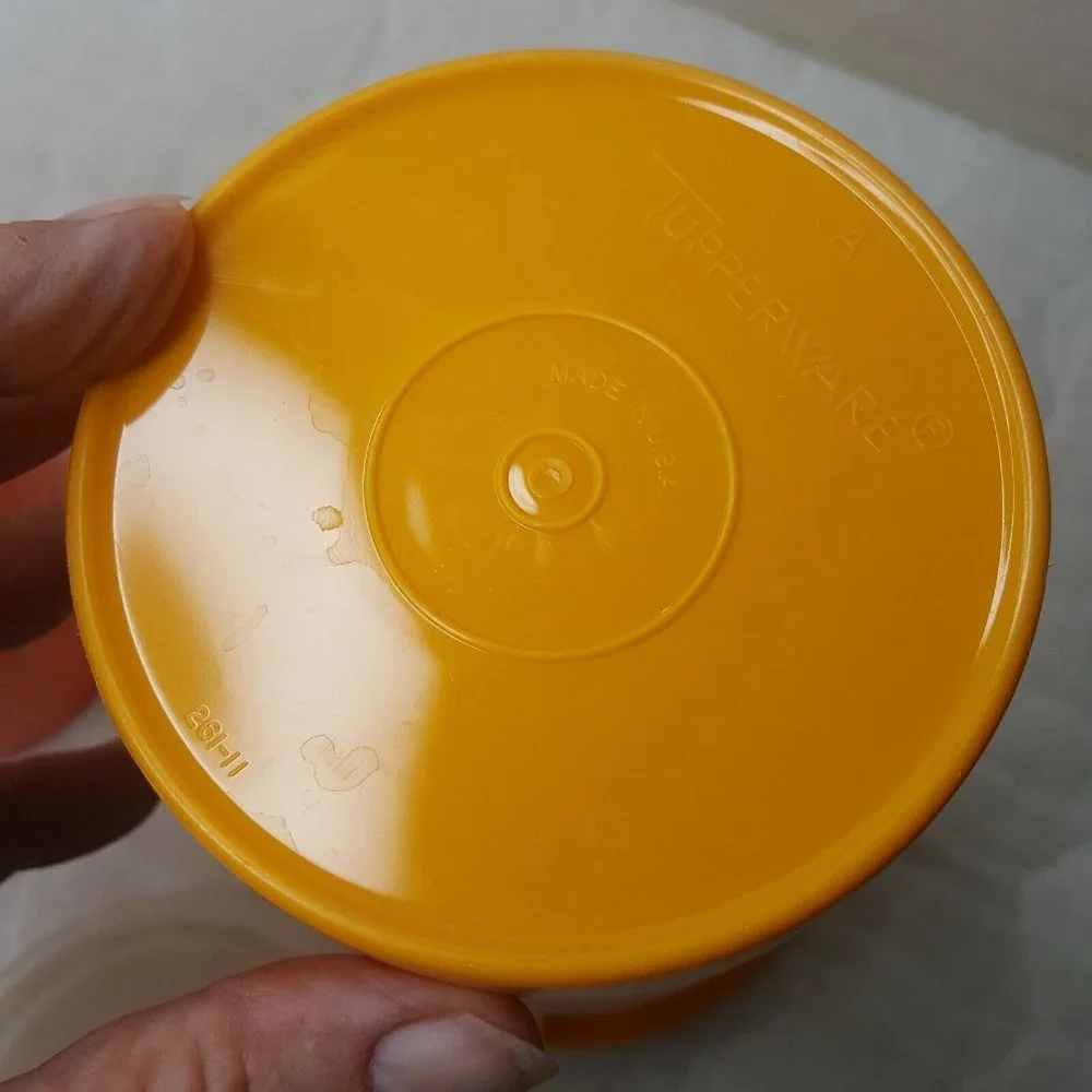 Lot of 2 VTG Tupperware Round Storage Containers w Lids Yellow Orange 8.5